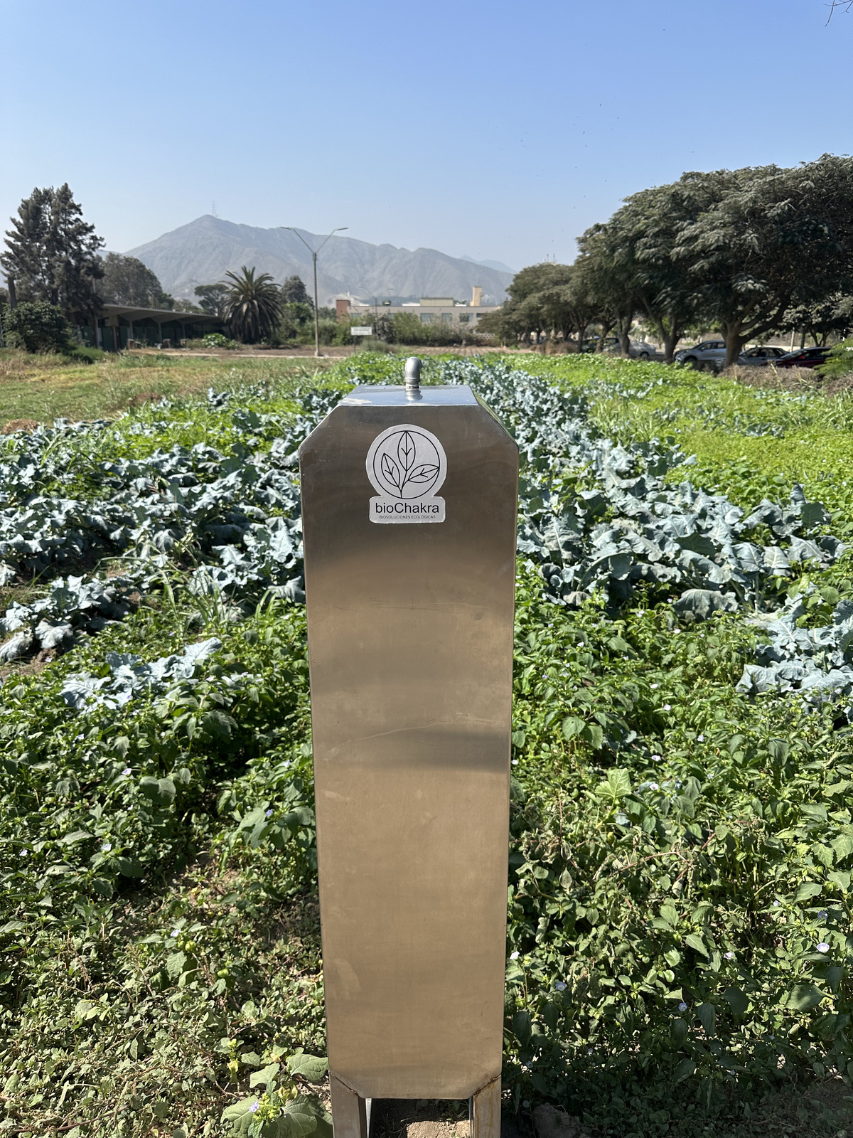 Módulo de producción bioChakra instalado junto al cultivo